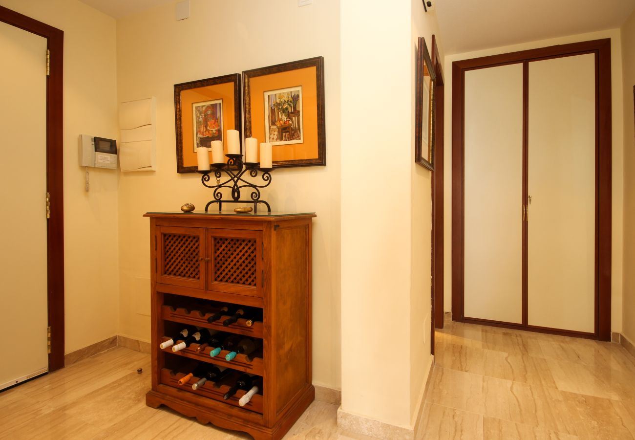 Apartment in Marbella - First floor Beach side property, San Pedro 