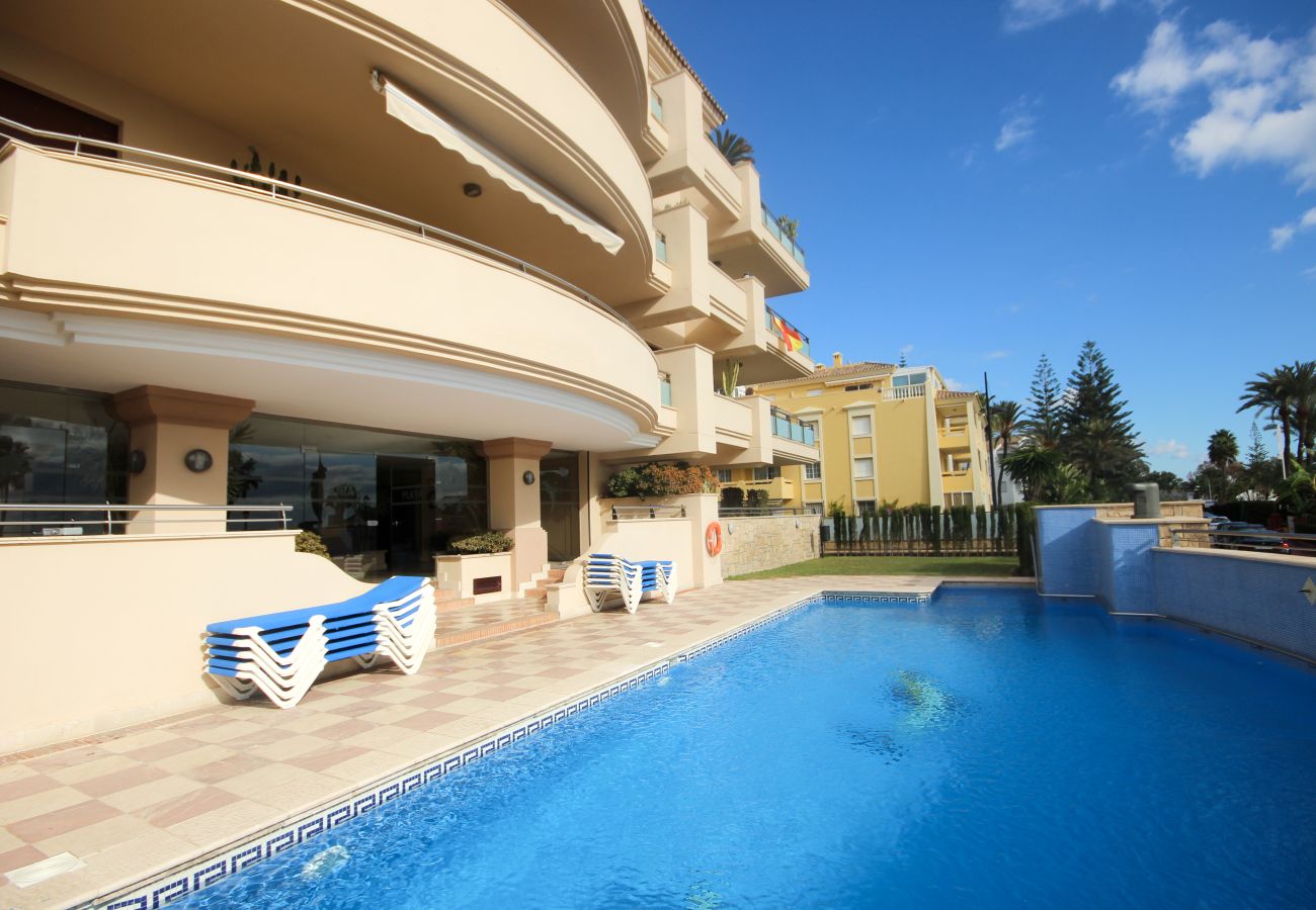 Apartment in Marbella - First floor Beach side property, San Pedro 