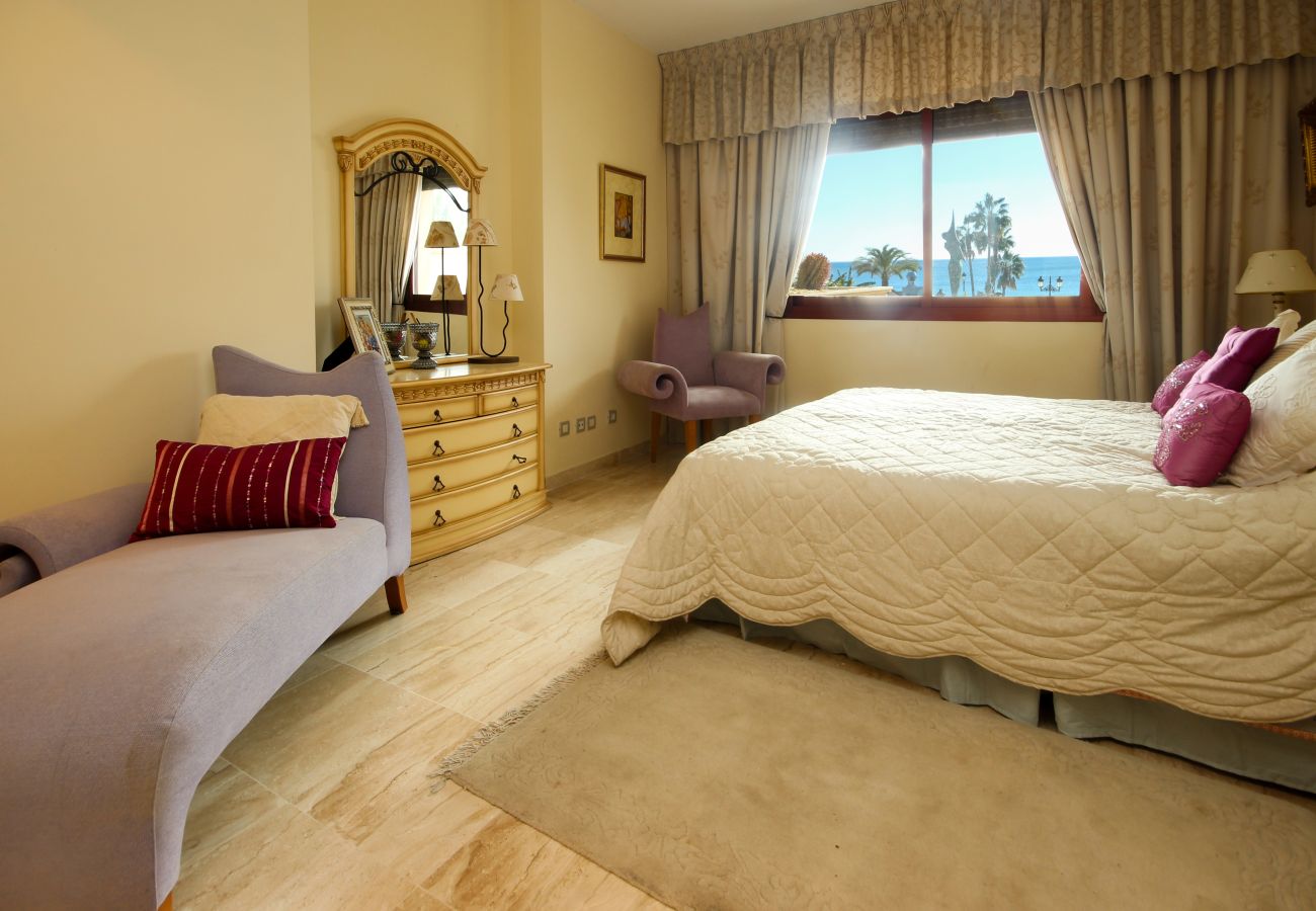 Apartment in Marbella - First floor Beach side property, San Pedro 