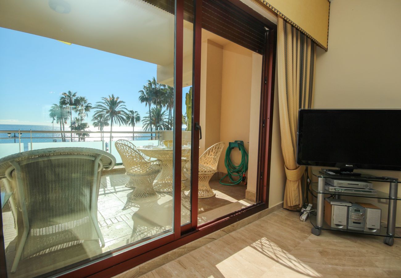 Apartment in Marbella - First floor Beach side property, San Pedro 