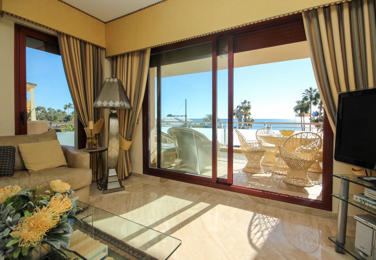 Apartment in Marbella - First floor Beach side property, San Pedro 
