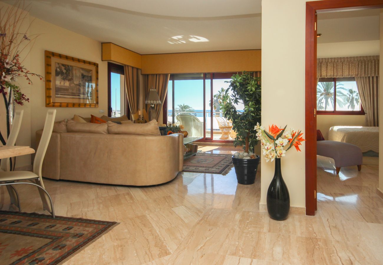 Apartment in Marbella - First floor Beach side property, San Pedro 