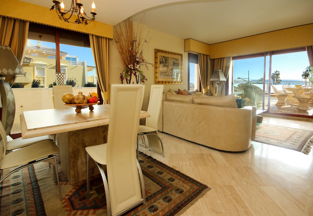 Apartment in Marbella - First floor Beach side property, San Pedro 