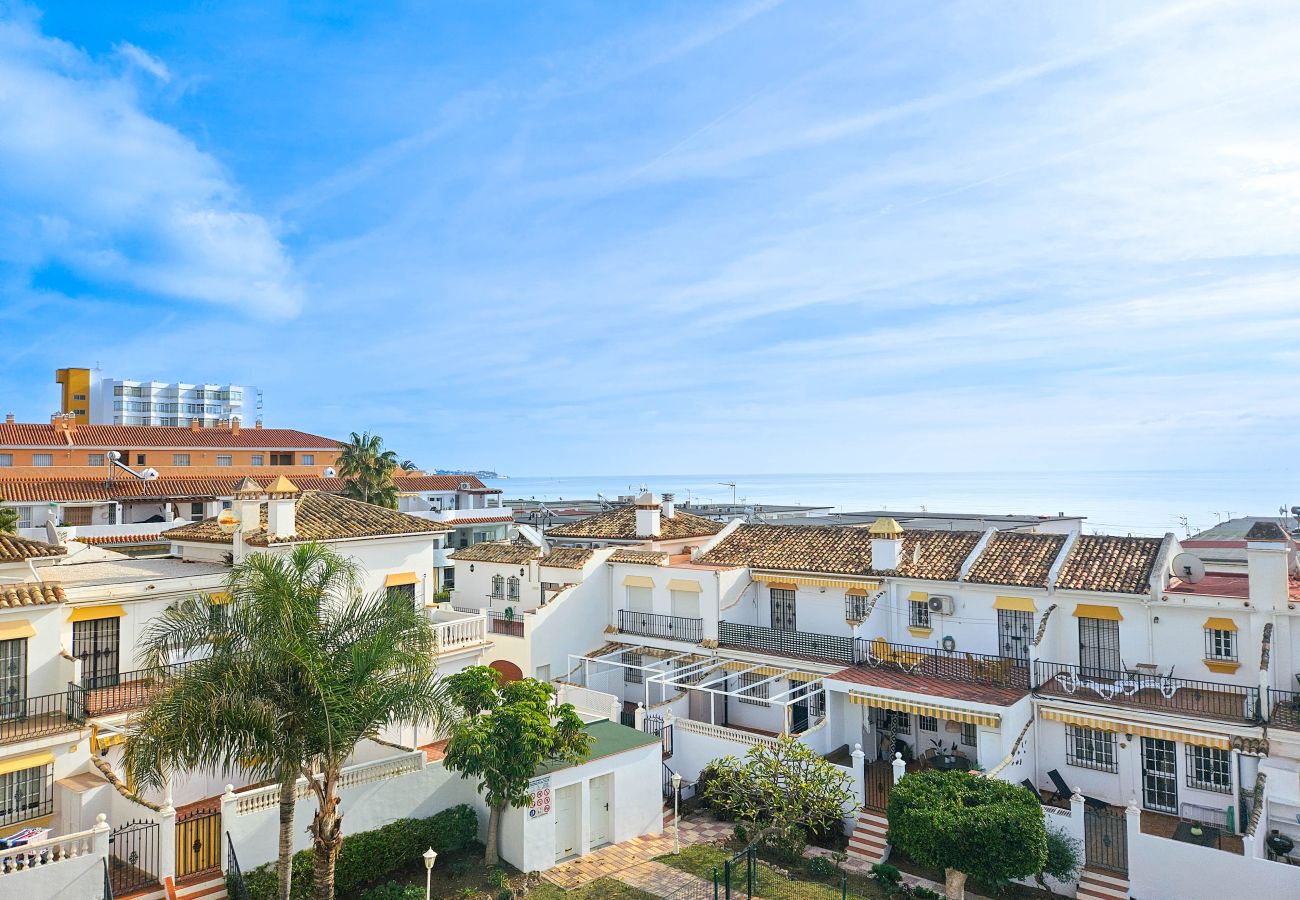 Apartment in Mijas Costa - Penthouse Apt, La Cala de Mijas Close to the Beach 