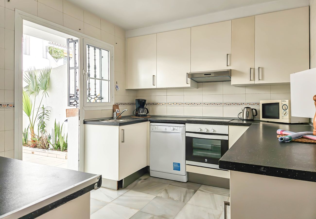 Terraced House in La Cala de Mijas - 3 Bed Townhouse  with roof terrace, 100m to beach 