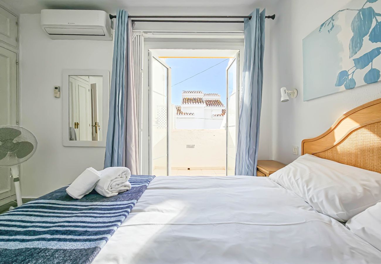 Terraced House in La Cala de Mijas - 3 Bed Townhouse  with roof terrace, 100m to beach 