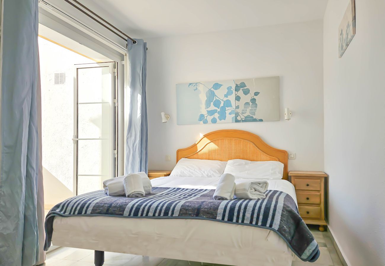 Terraced House in La Cala de Mijas - 3 Bed Townhouse  with roof terrace, 100m to beach 