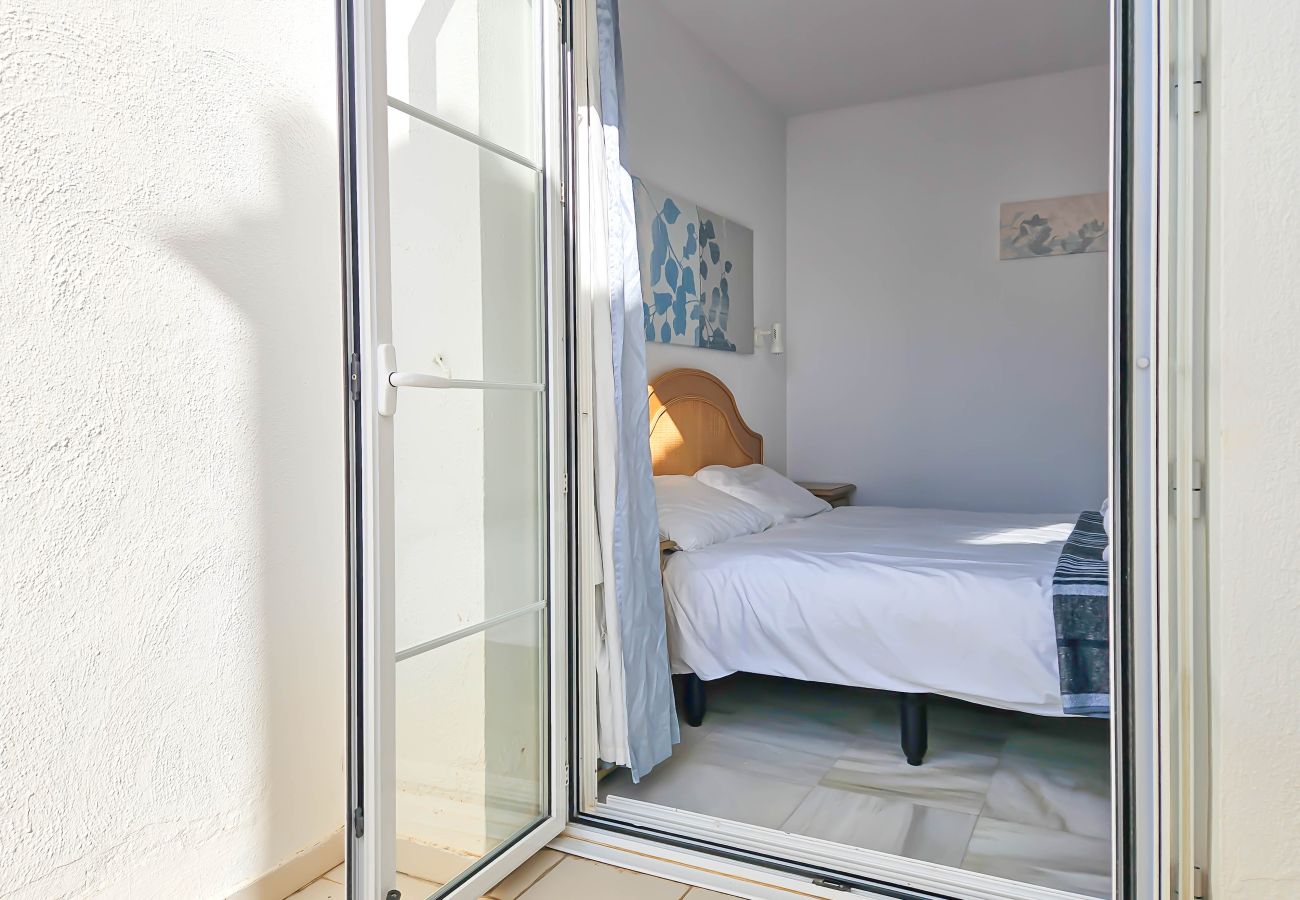 Terraced House in La Cala de Mijas - 3 Bed Townhouse  with roof terrace, 100m to beach 