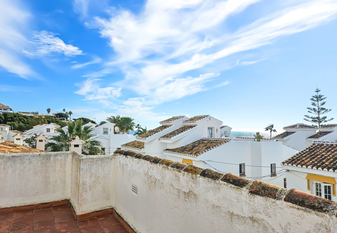 Terraced House in La Cala de Mijas - 3 Bed Townhouse  with roof terrace, 100m to beach 