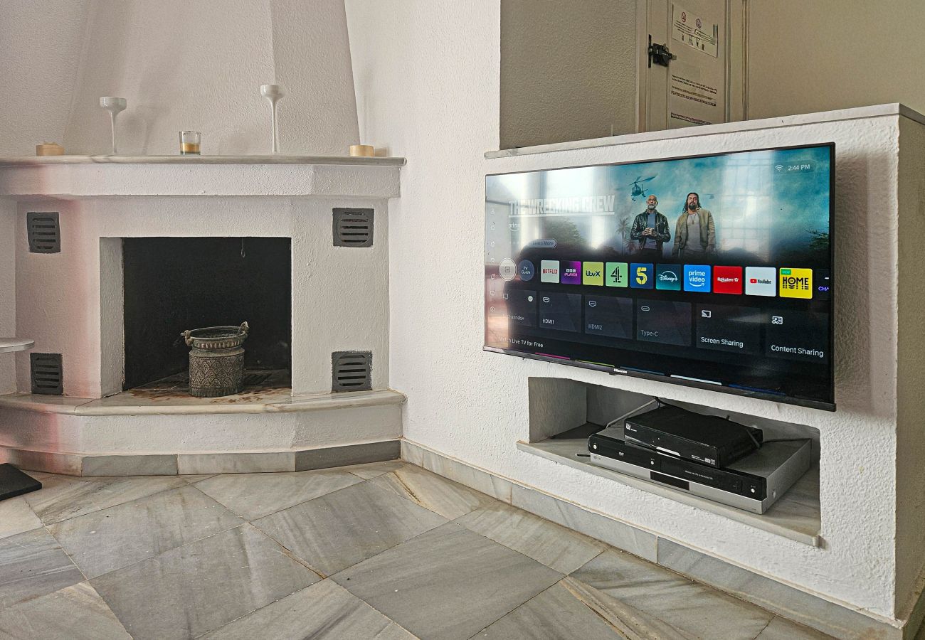 Terraced House in Mijas Costa - 3 Bed Townhouse  with roof terrace, 100m to beach 