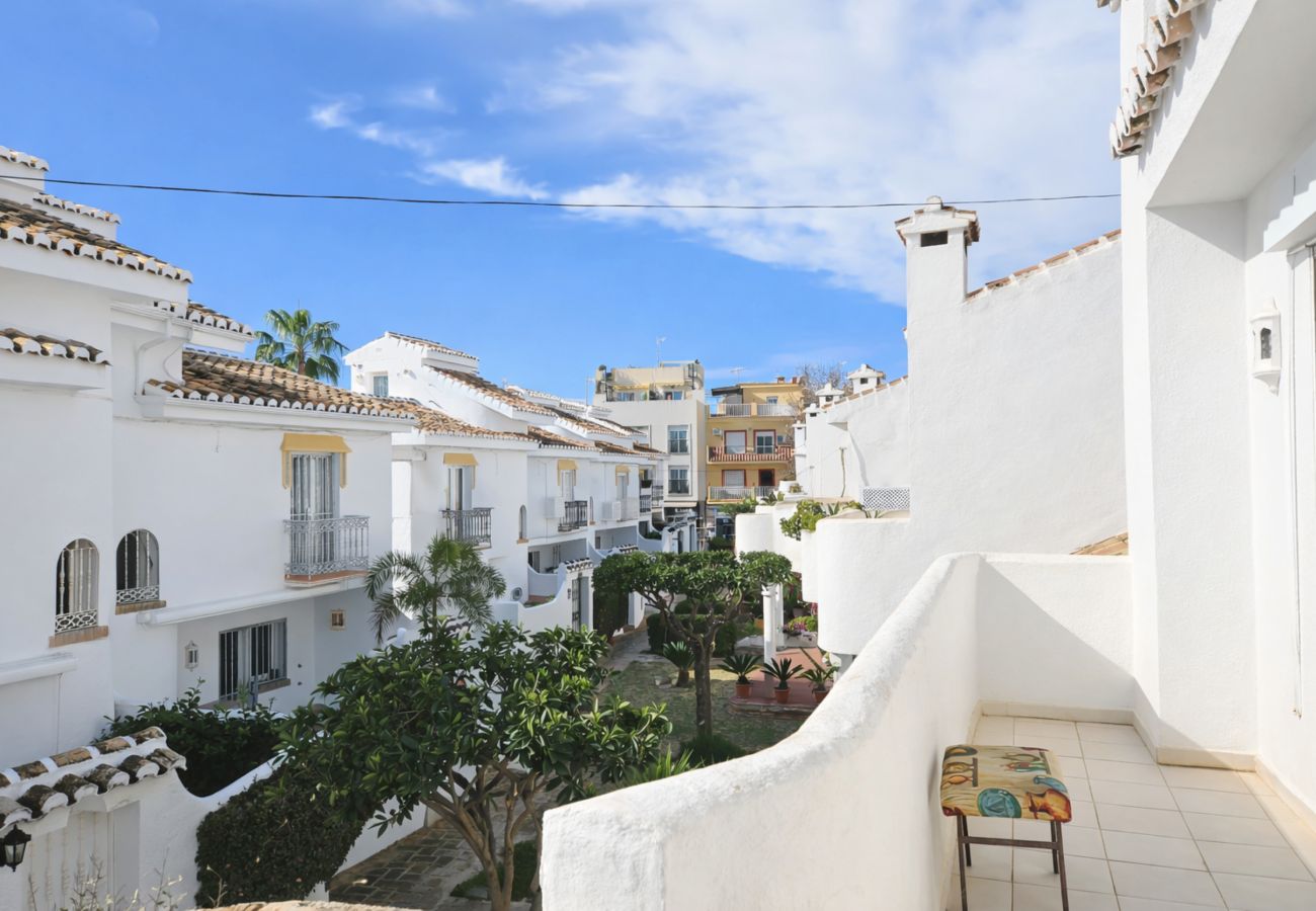Terraced House in Mijas Costa - 3 Bed Townhouse  with roof terrace, 100m to beach 
