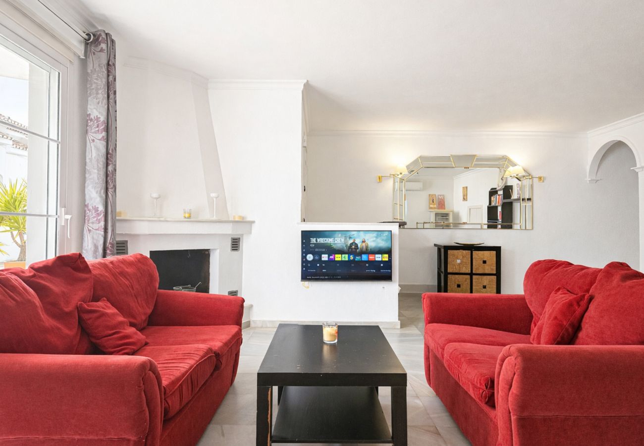 Terraced House in Mijas Costa - 3 Bed Townhouse  with roof terrace, 100m to beach 