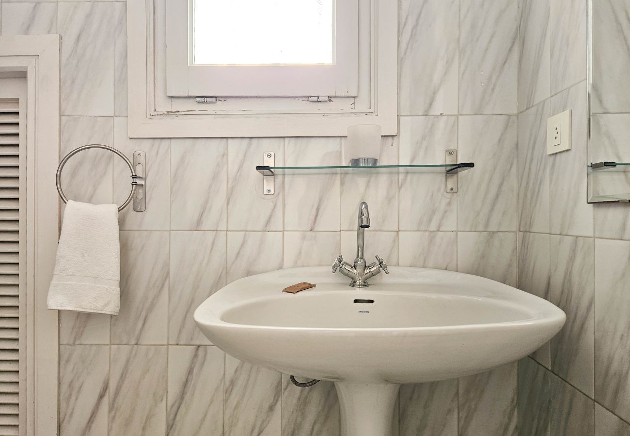 Terraced House in Mijas Costa - 3 Bed Townhouse  with roof terrace, 100m to beach 