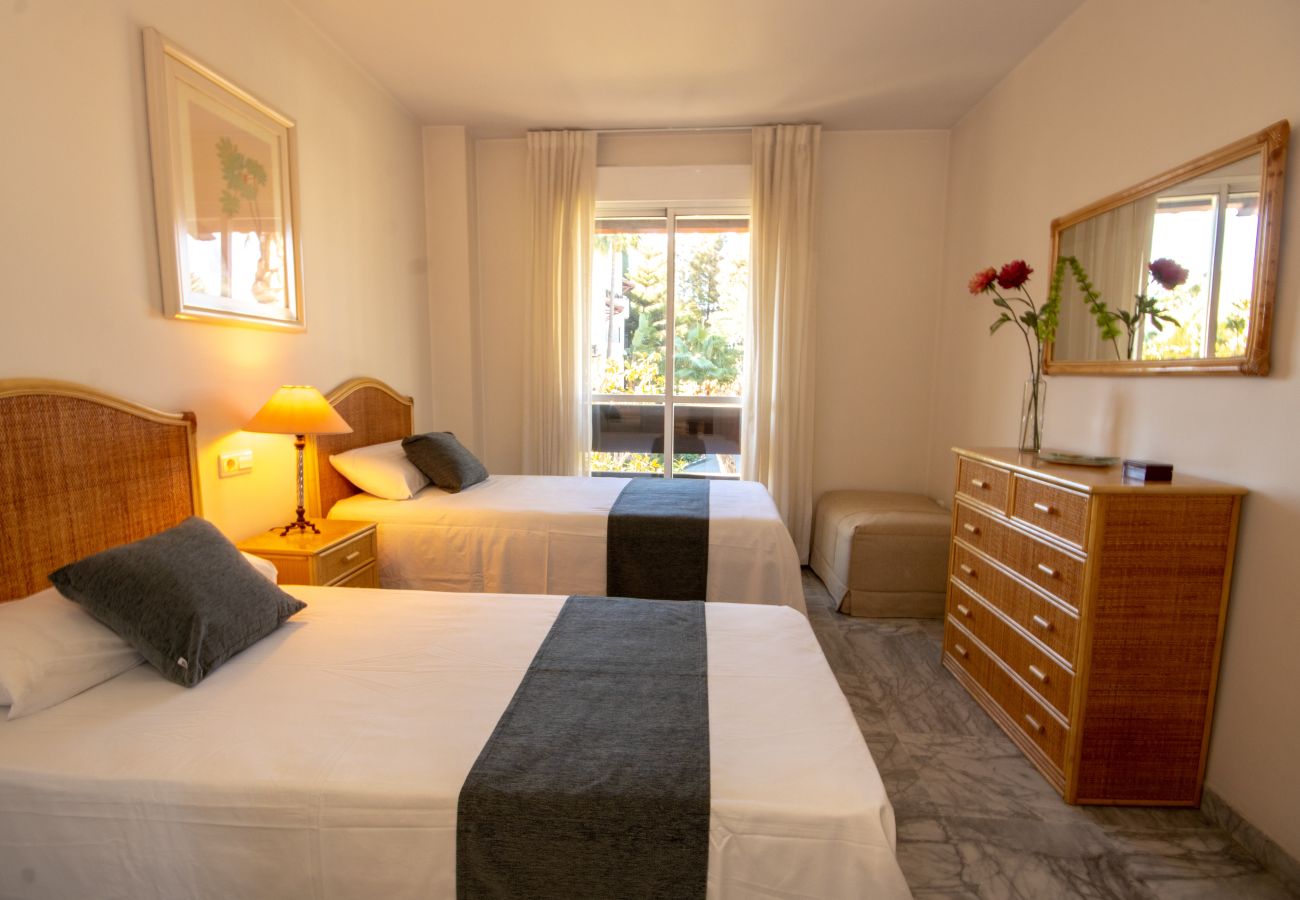 Apartment in Marbella - Puerto Banus, 400 metres to the Beach 