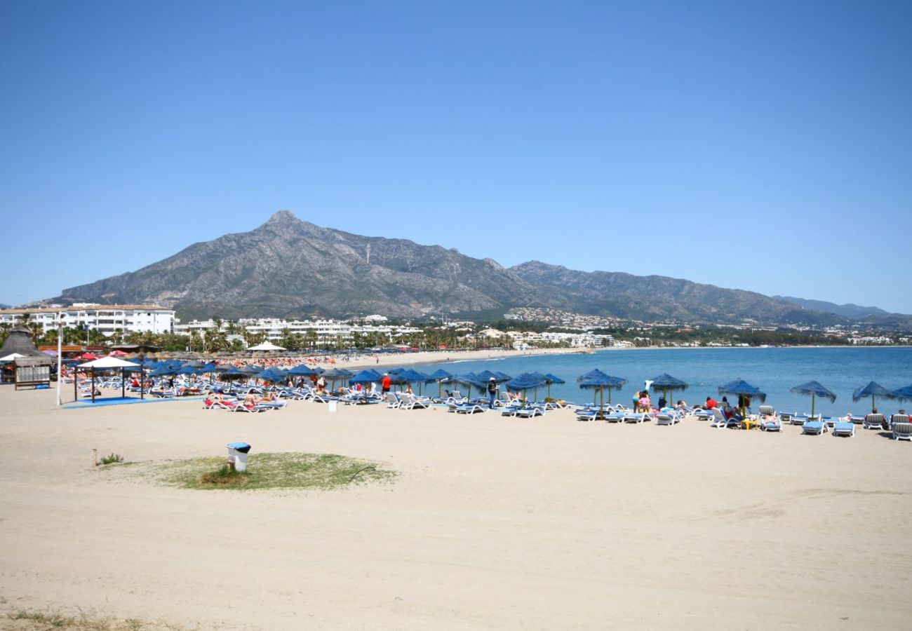 Apartment in Marbella - Puerto Banus, 400 metres to the Beach 