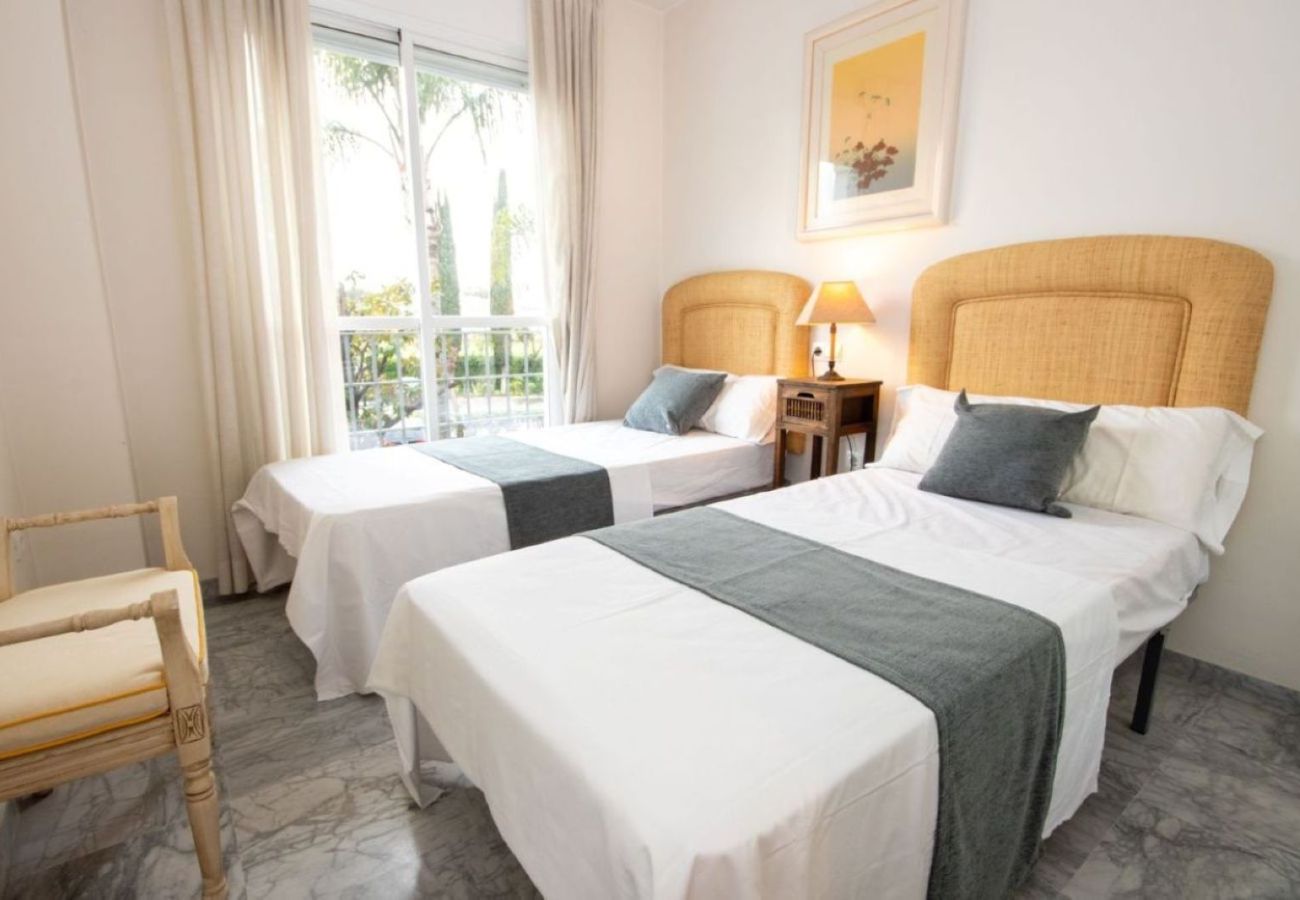 Apartment in Marbella - Puerto Banus, 400 metres to the Beach 