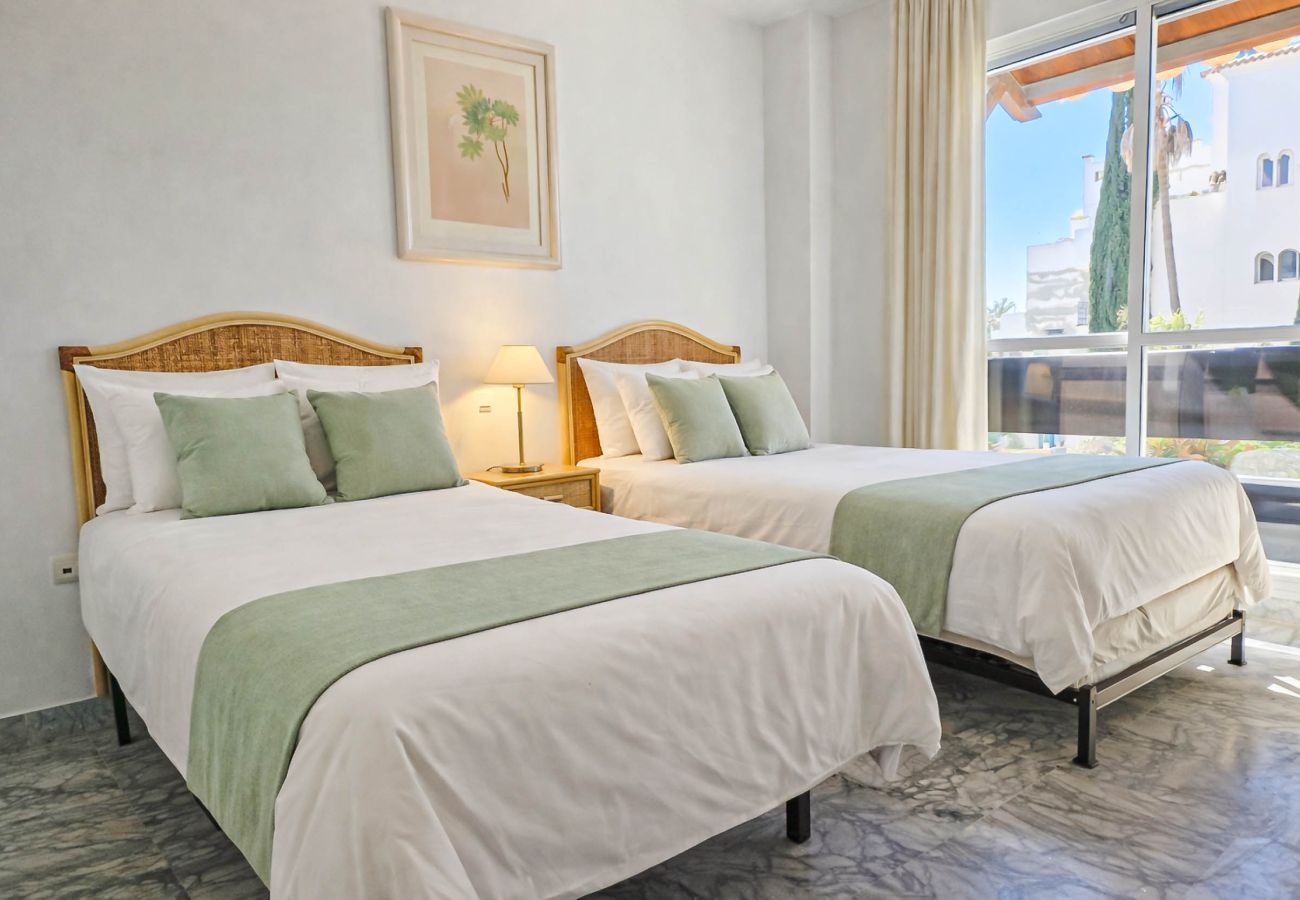 Apartment in Marbella - Puerto Banus, 400 metres to the Beach 