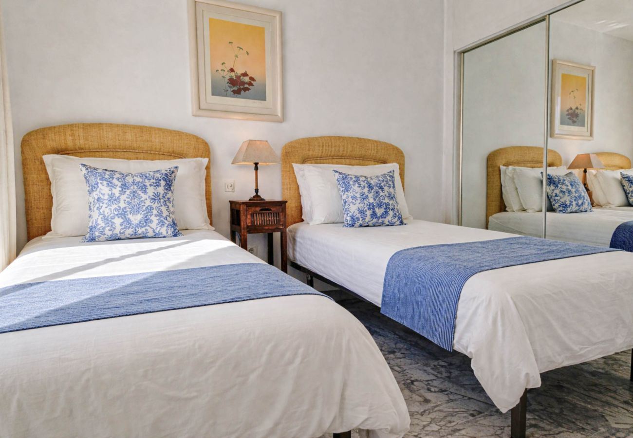 Apartment in Marbella - Puerto Banus, 400 metres to the Beach 