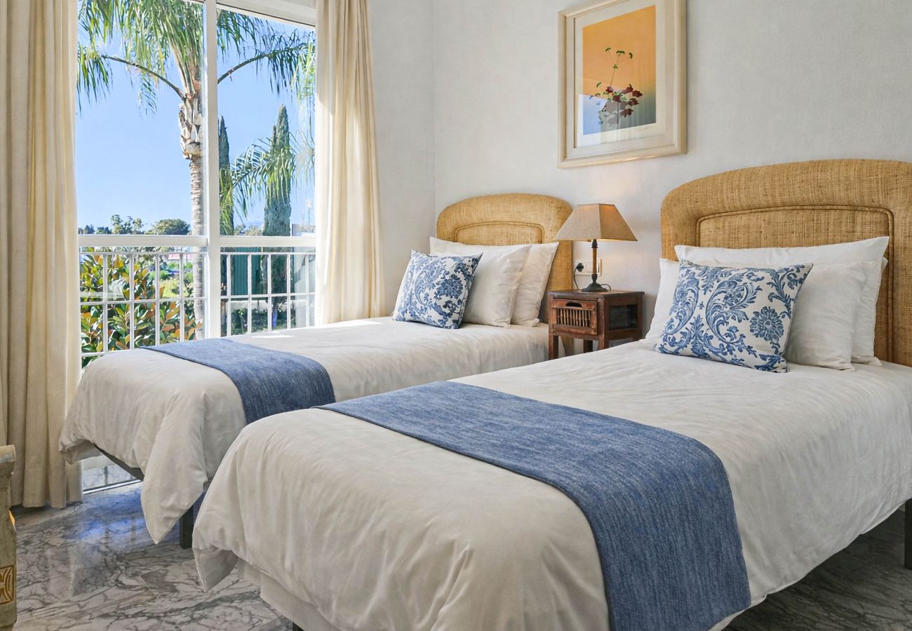 Apartment in Marbella - Puerto Banus, 400 metres to the Beach 