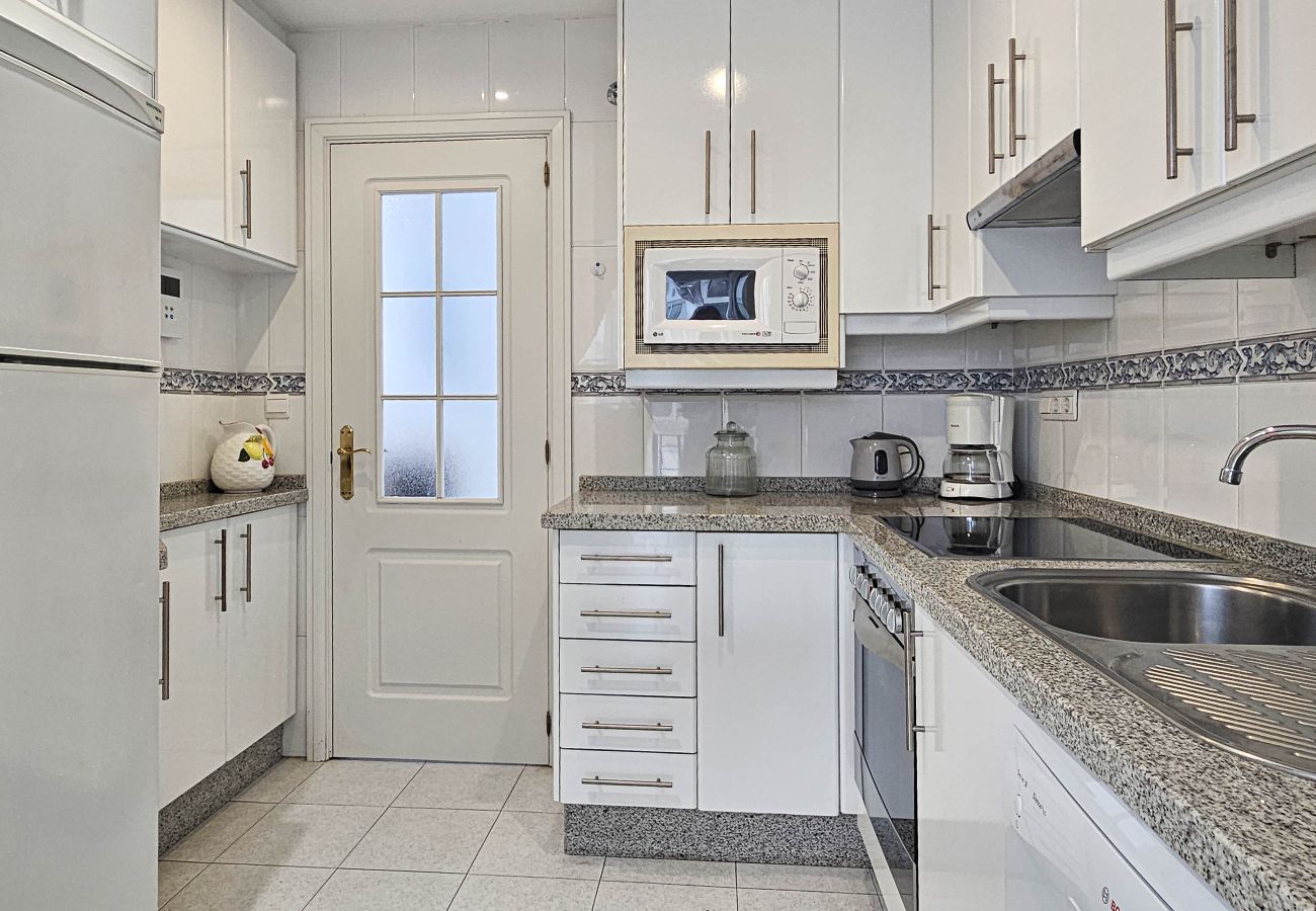 Apartment in Marbella - Puerto Banus, 400 metres to the Beach 