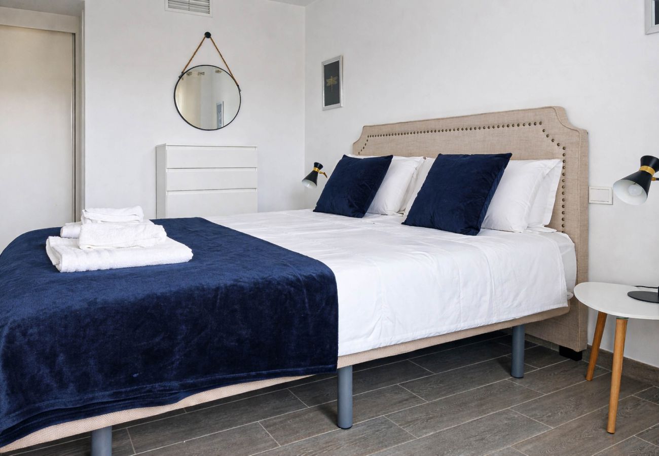 Apartment in Mijas Costa - 2 bedroom apartment, pool views near La Cala