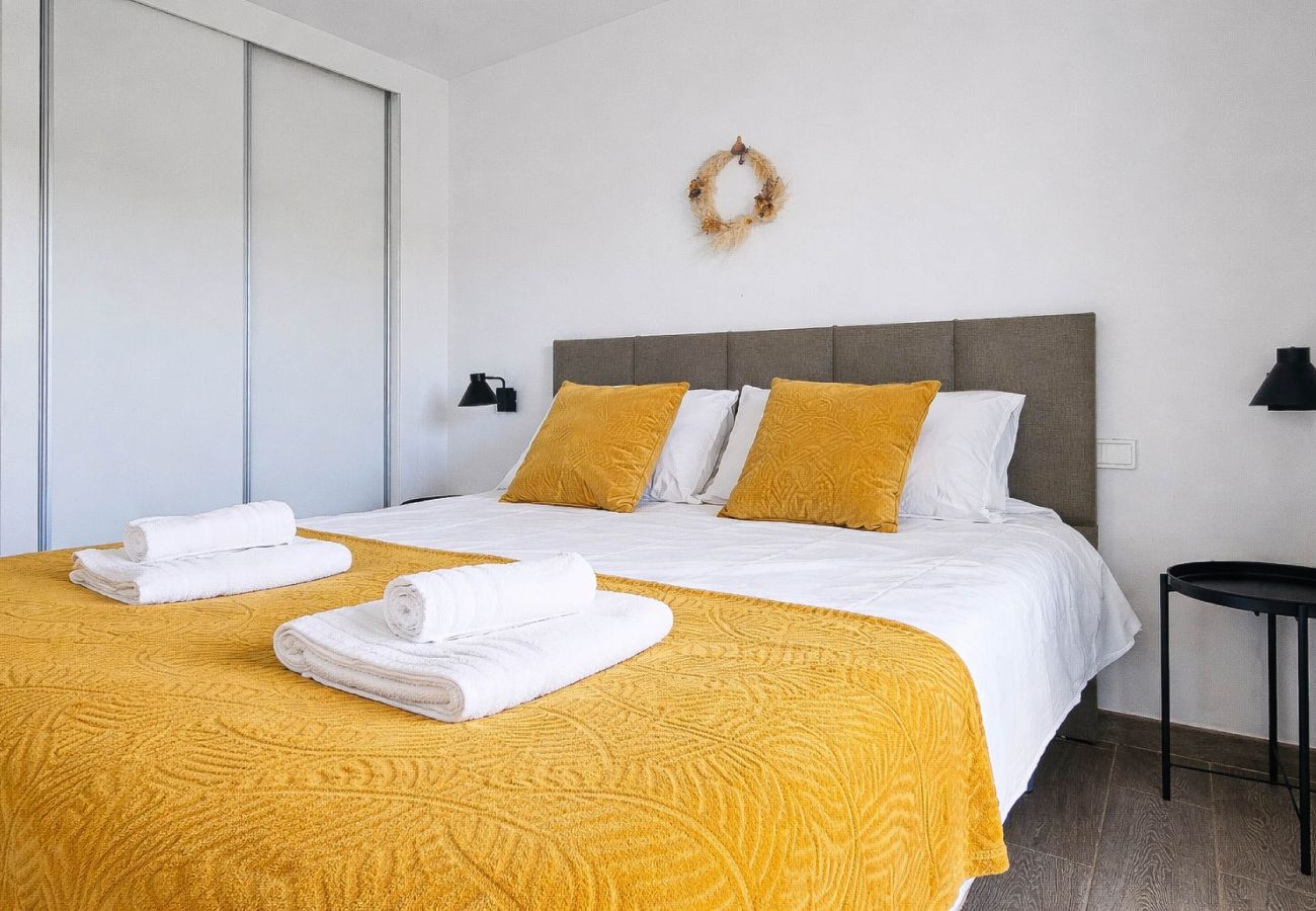 Apartment in Mijas Costa - 2 bedroom apartment, pool views near La Cala