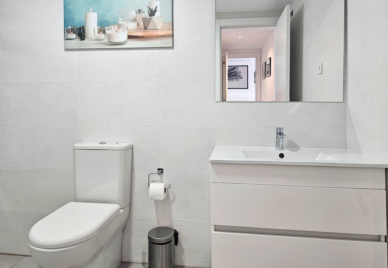 Apartment in Mijas Costa - 2 bedroom apartment, pool views near La Cala