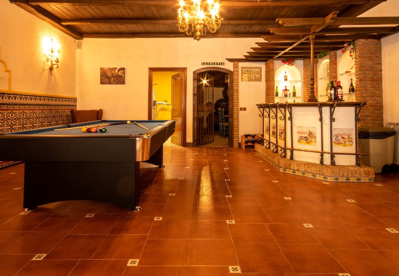 Villa in Mijas Costa - 7 Bed Villa with amazing facilities in Mijas Golf 
