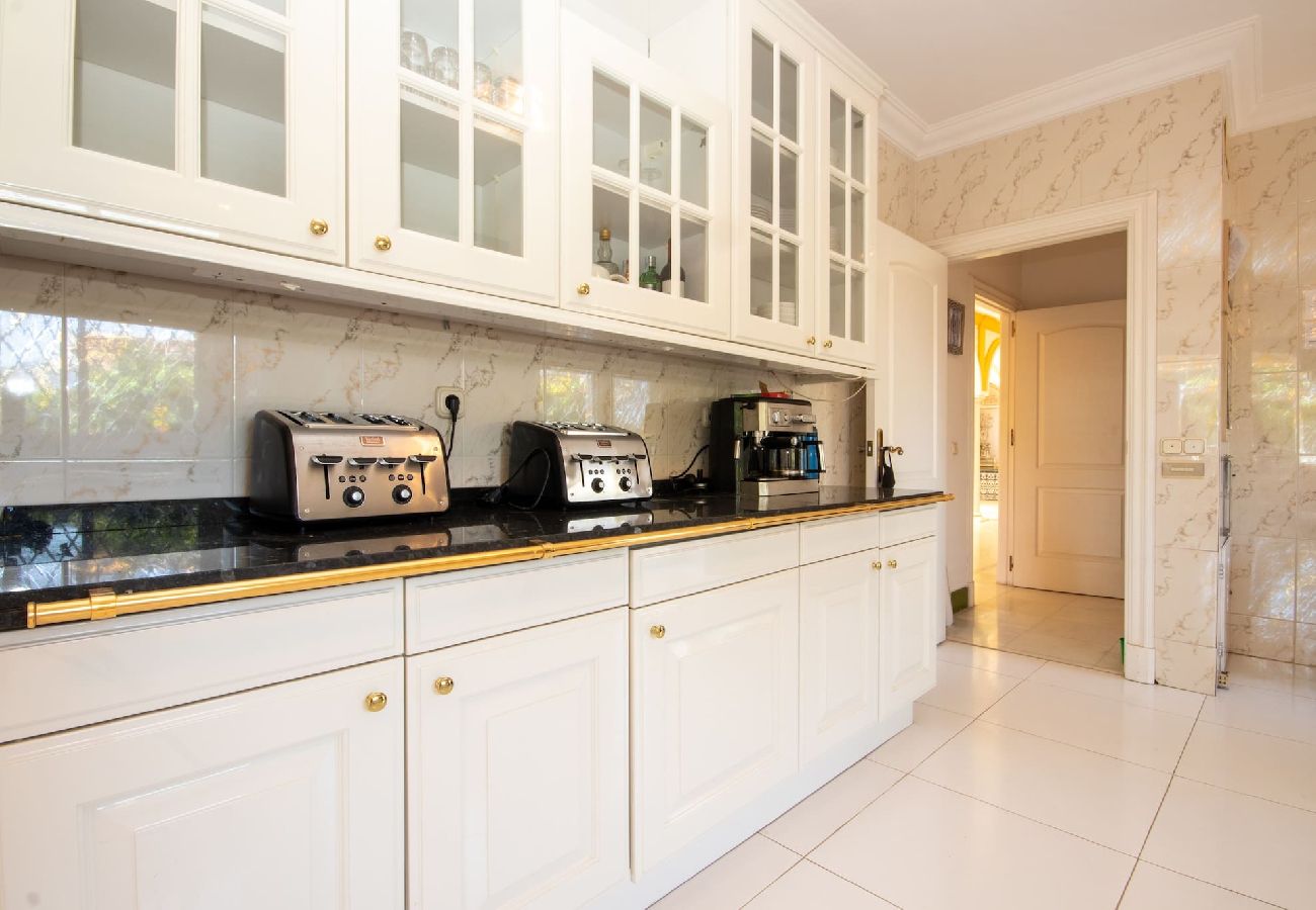 Villa in Mijas Costa - 7 Bed Villa with amazing facilities in Mijas Golf 