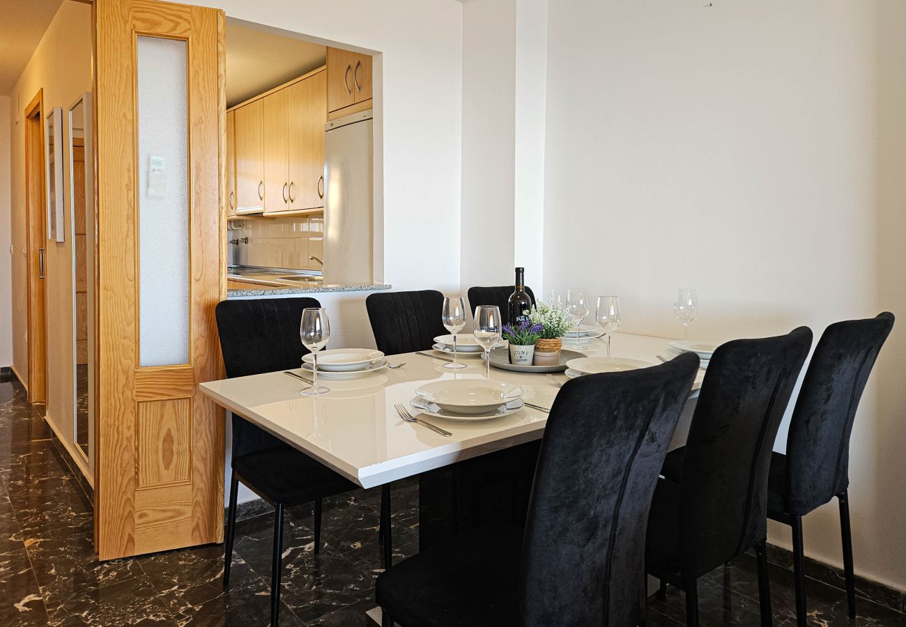 Apartment in Fuengirola - Two Bedroom Apartment to rent in Carvajal