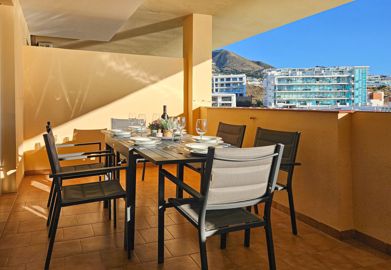 Apartment in Fuengirola - Two Bedroom Apartment to rent in Carvajal