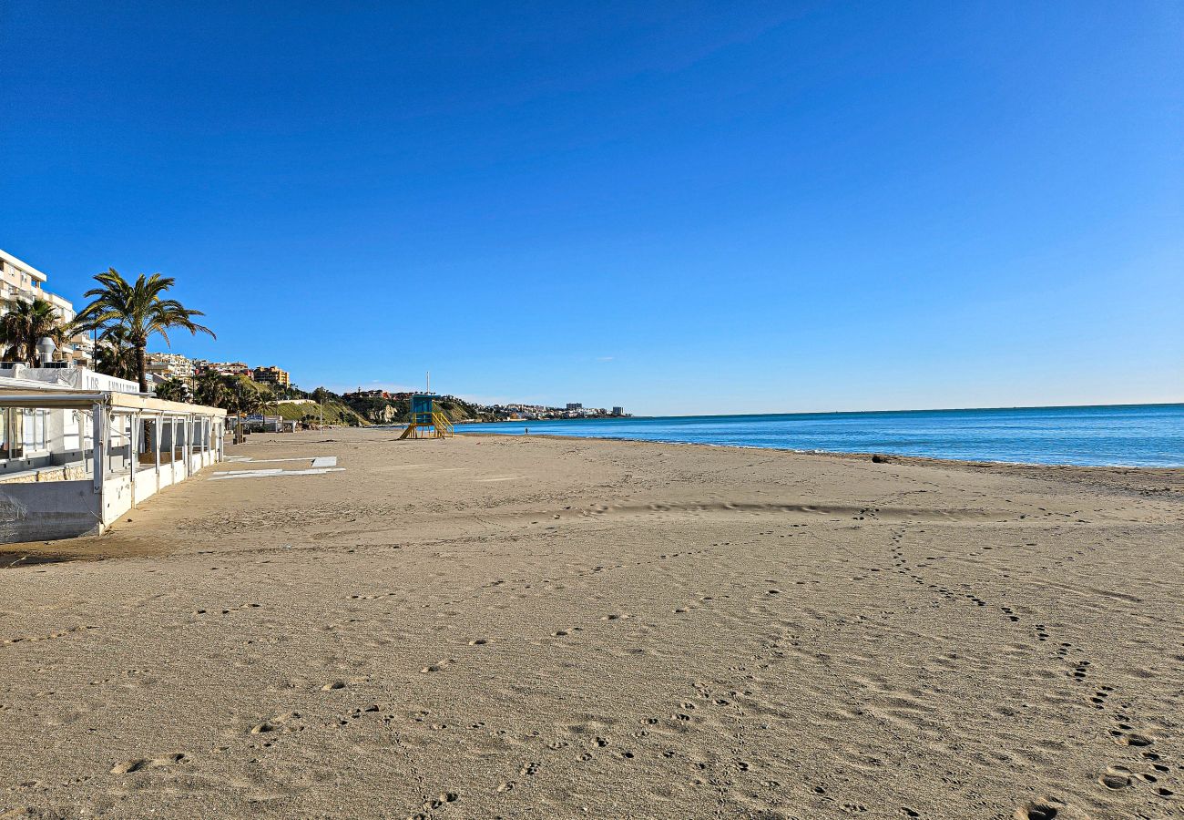 Apartment in Fuengirola - Two Bedroom Apartment to rent in Carvajal