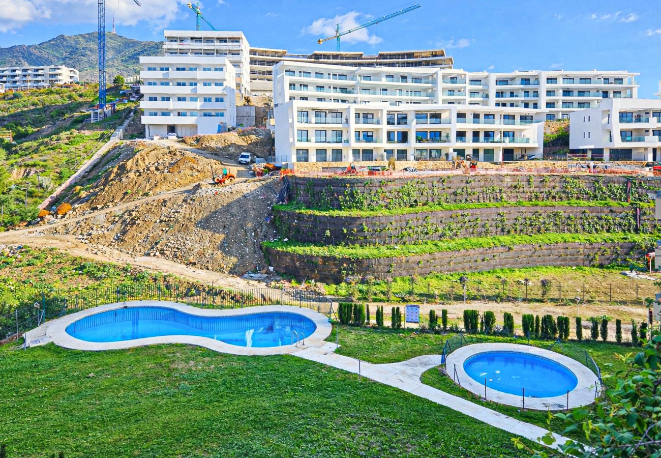 Apartment in Fuengirola - Two Bedroom Apartment to rent in Carvajal