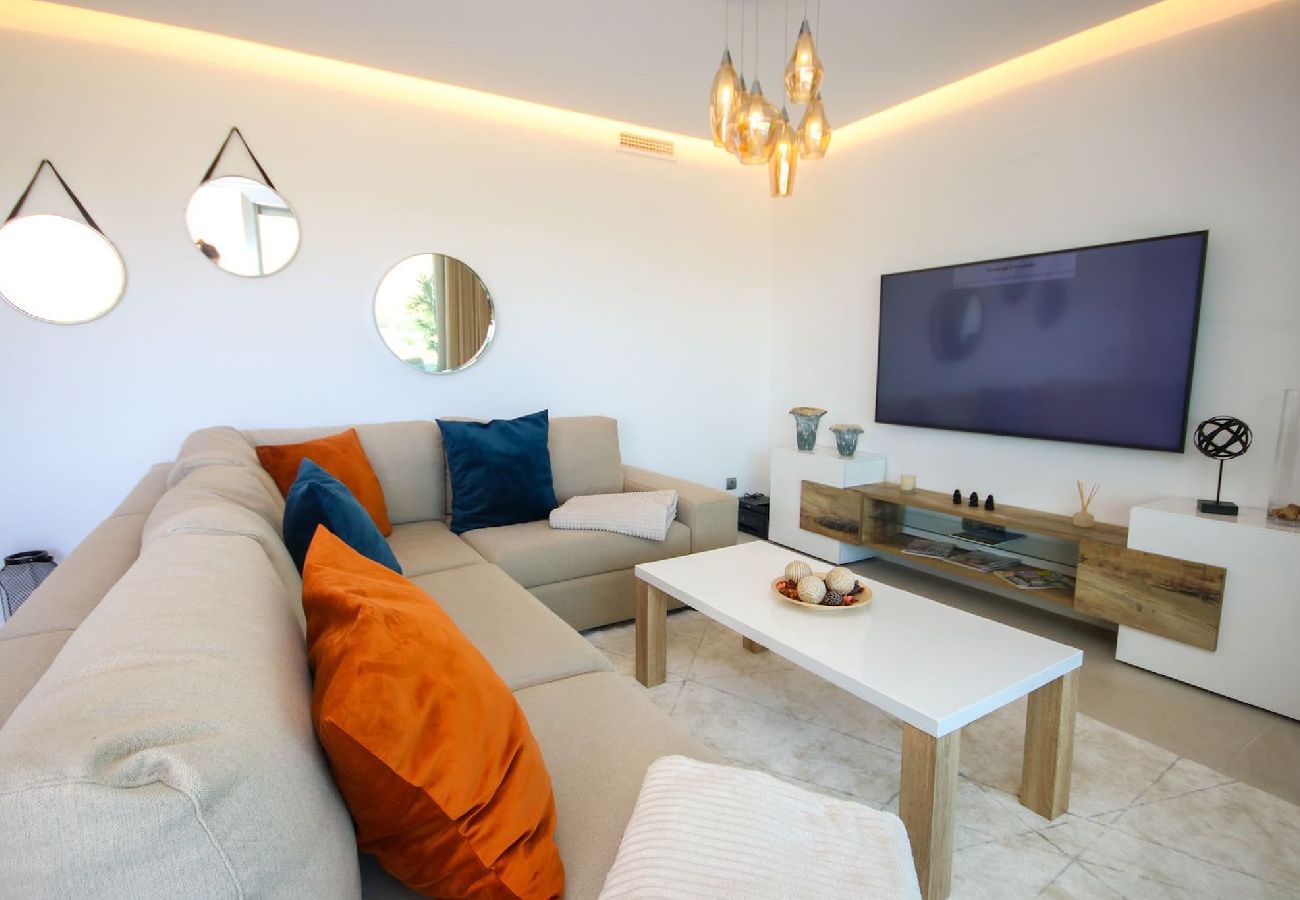 Apartment in La Cala de Mijas - Spacious modern 3 bed near the La Cala Golf resort 