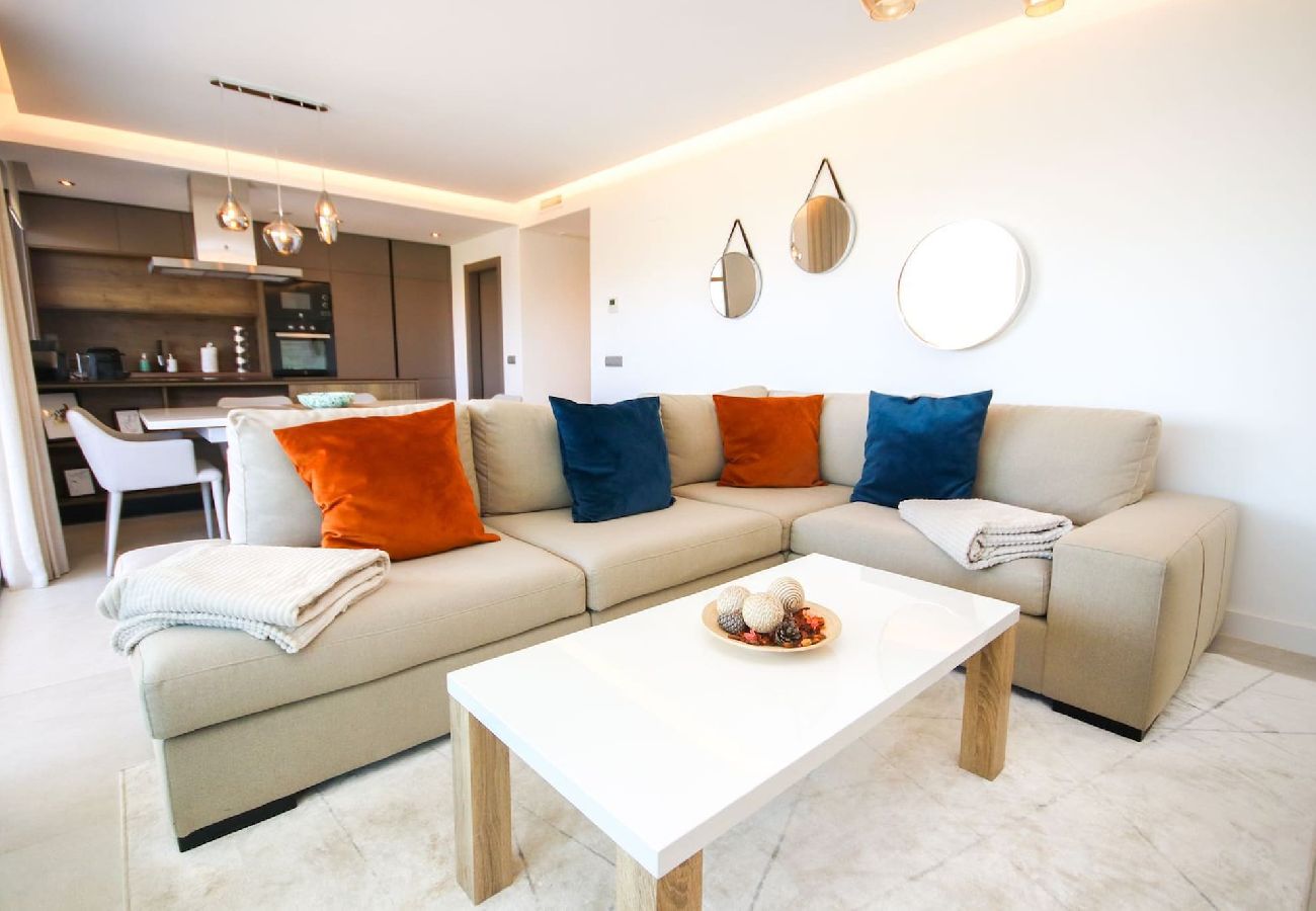 Apartment in La Cala de Mijas - Spacious modern 3 bed near the La Cala Golf resort 
