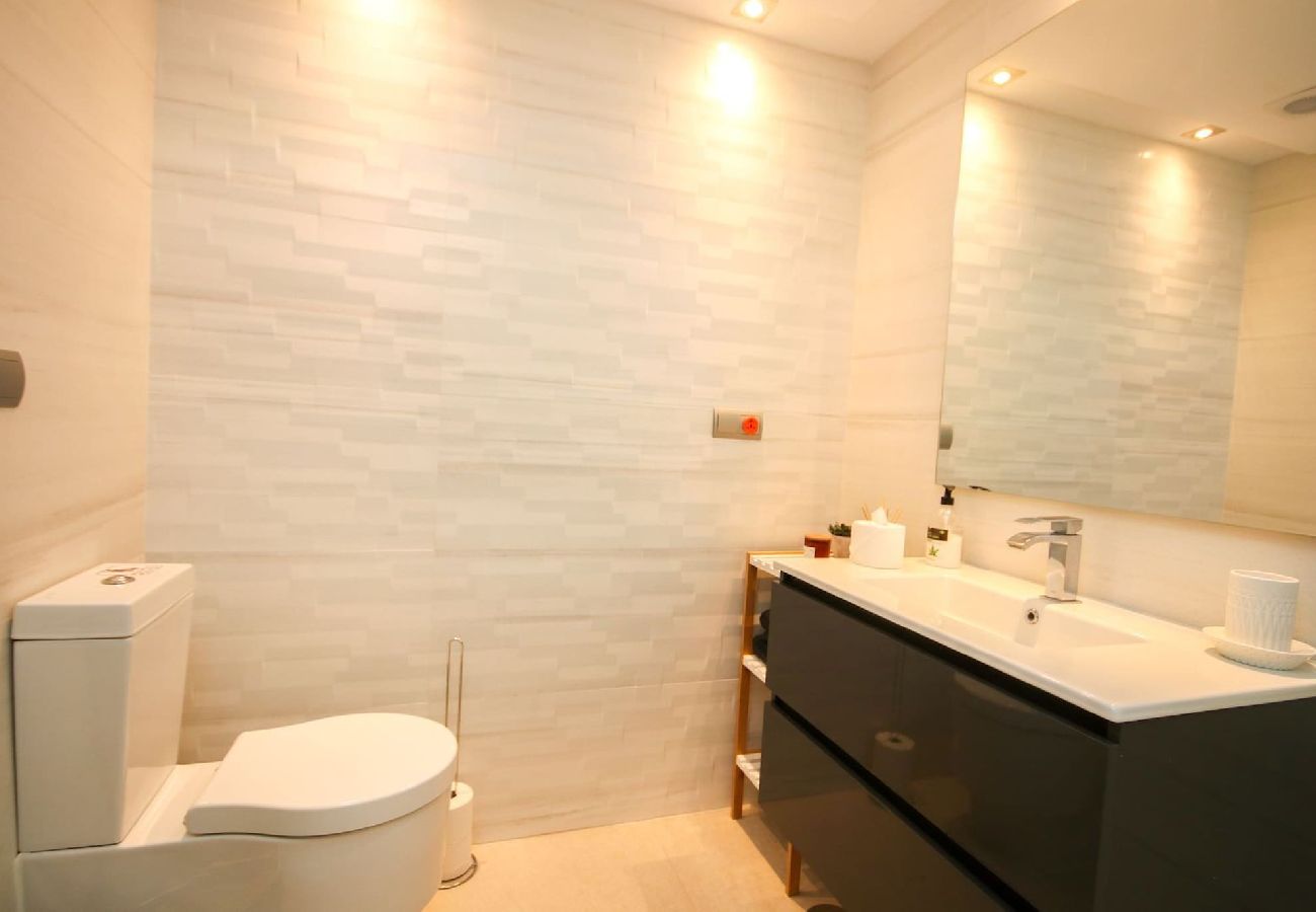 Apartment in La Cala de Mijas - Spacious modern 3 bed near the La Cala Golf resort 