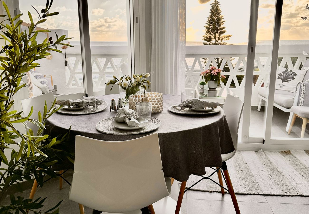Apartment in Mijas Costa - Sea view beachfront penthouse with BBQ 