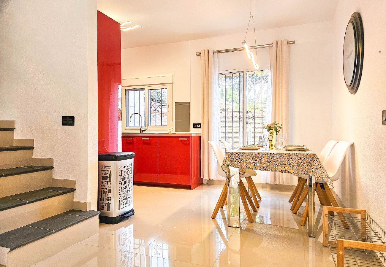 Terraced House in Mijas Costa - Two bed House in Calahonda just 1km to the beach 