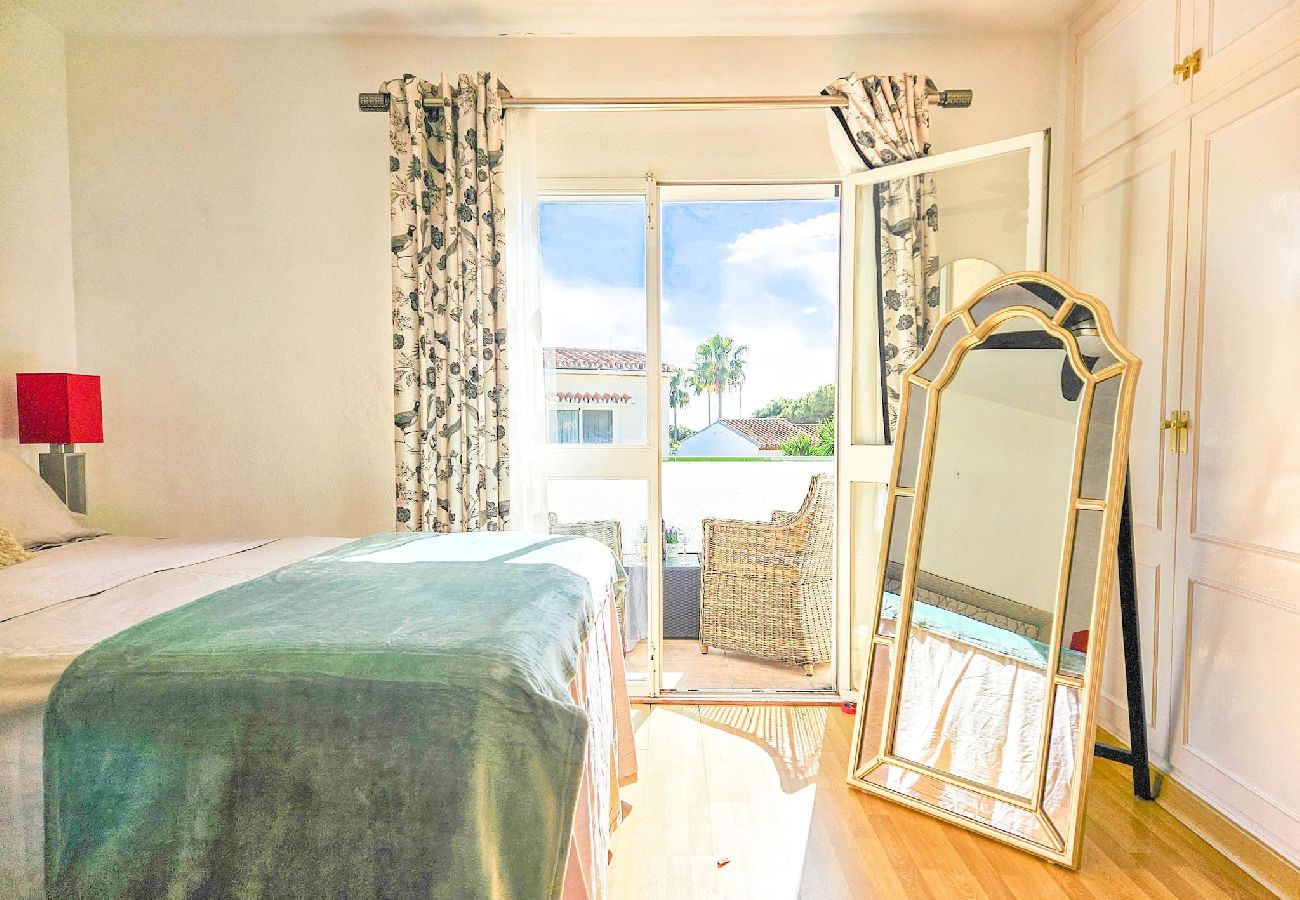 Terraced House in Mijas Costa - Two bed House in Calahonda just 1km to the beach 