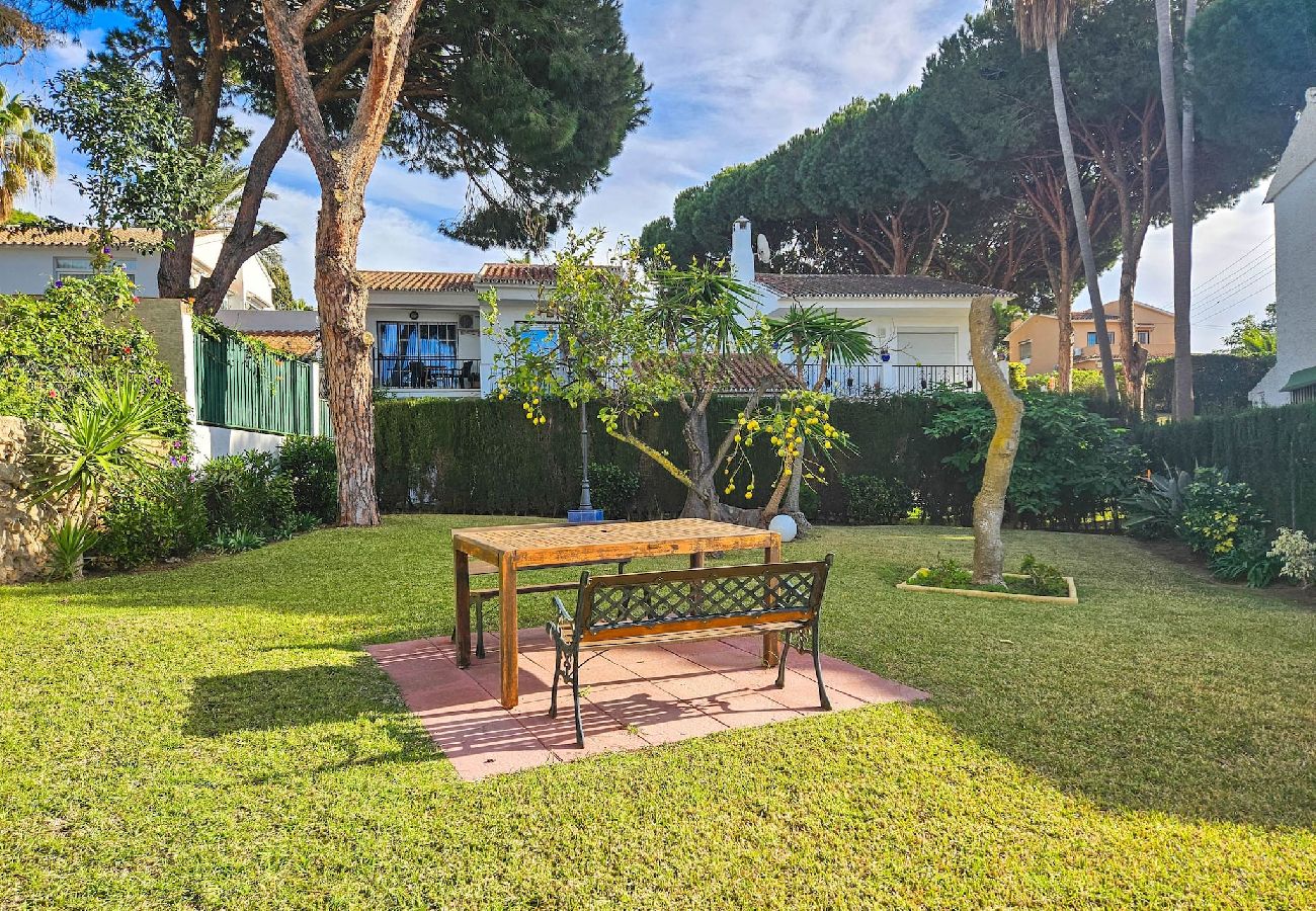 Terraced House in Mijas Costa - Two bed House in Calahonda just 1km to the beach 