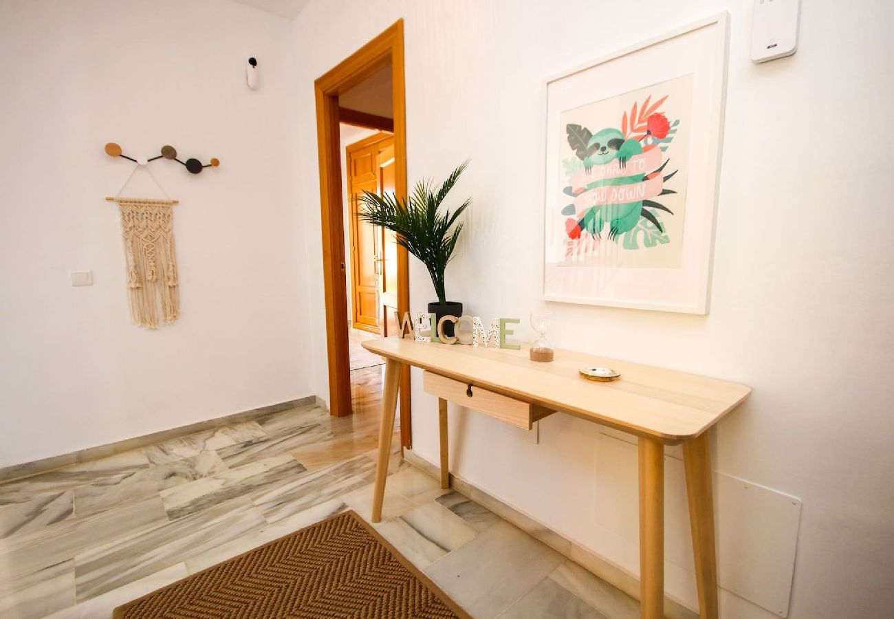 Terraced House in Mijas Costa - Four bedroom townhouse in Benalmadena with BBQ 