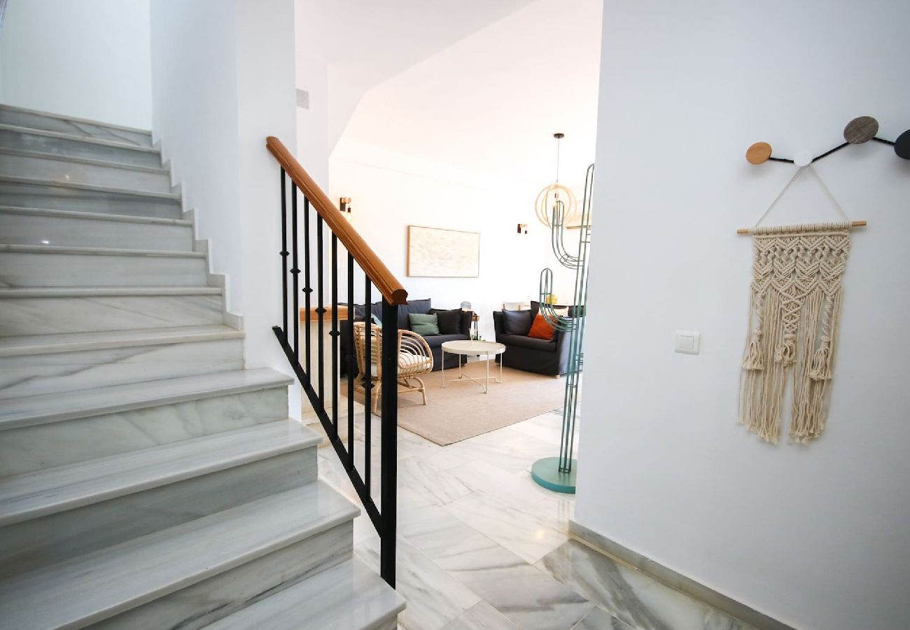 Terraced House in Mijas Costa - Four bedroom townhouse in Benalmadena with BBQ 