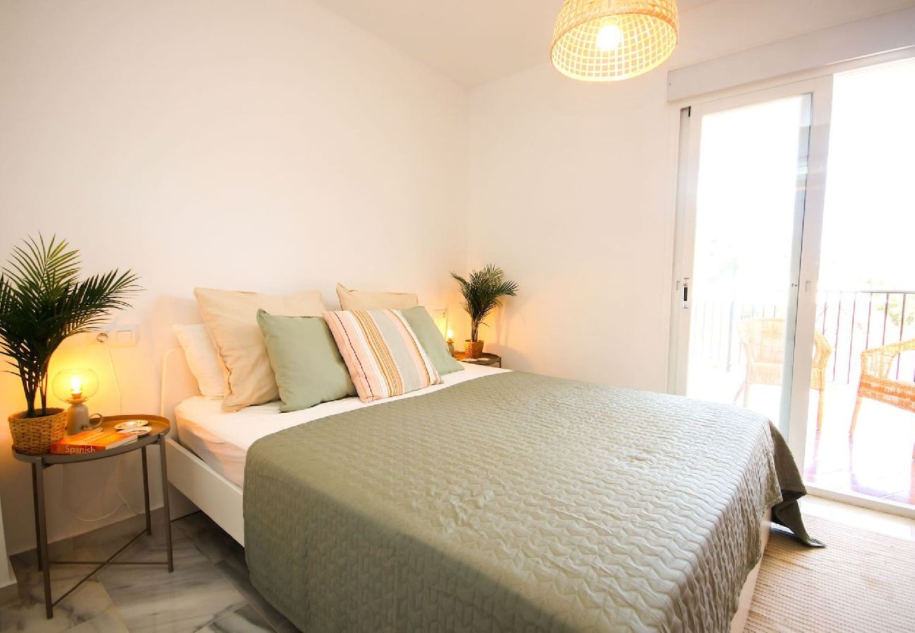 Terraced House in Mijas Costa - Four bedroom townhouse in Benalmadena with BBQ 