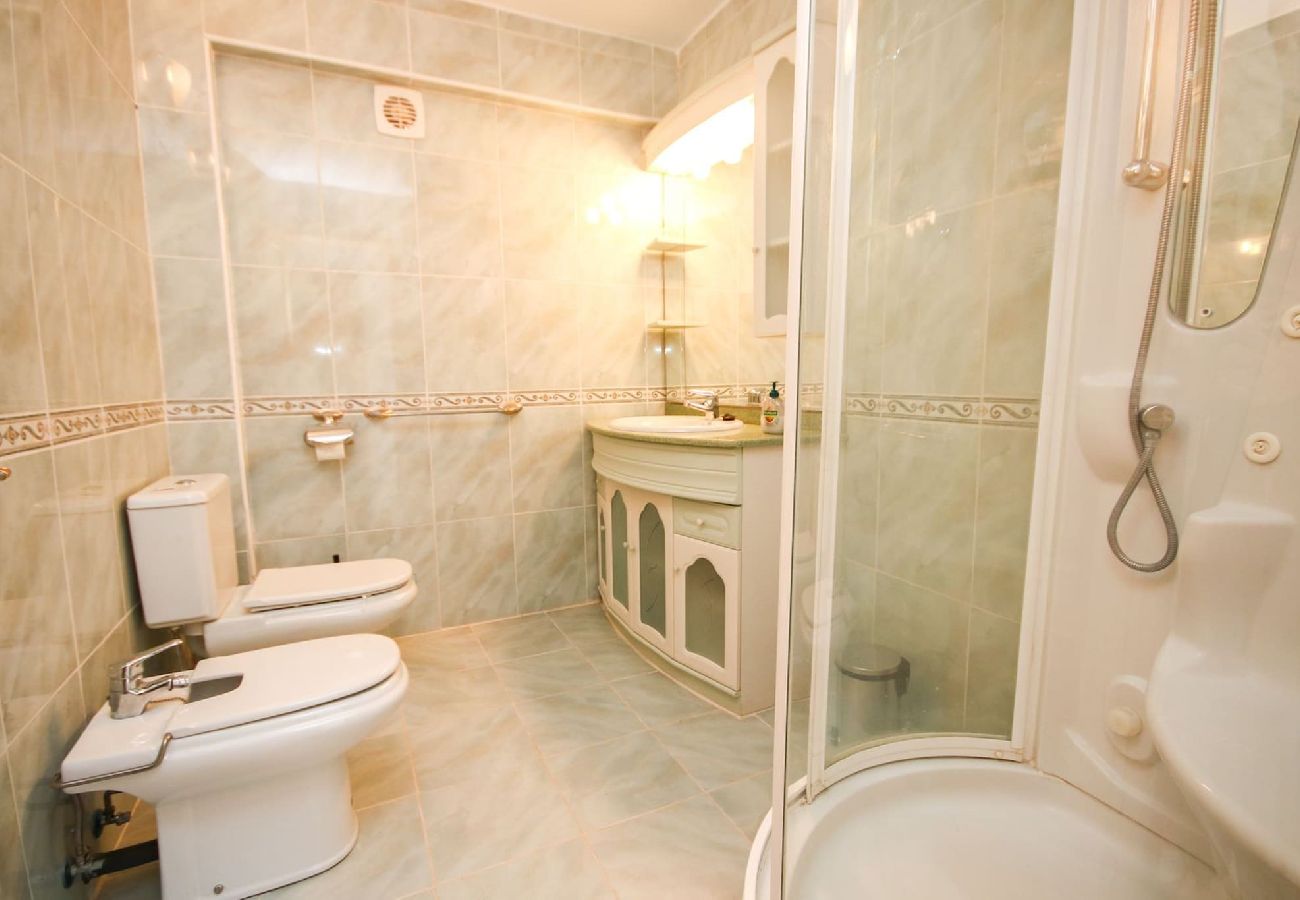 Terraced House in Mijas Costa - Four bedroom townhouse in Benalmadena with BBQ 