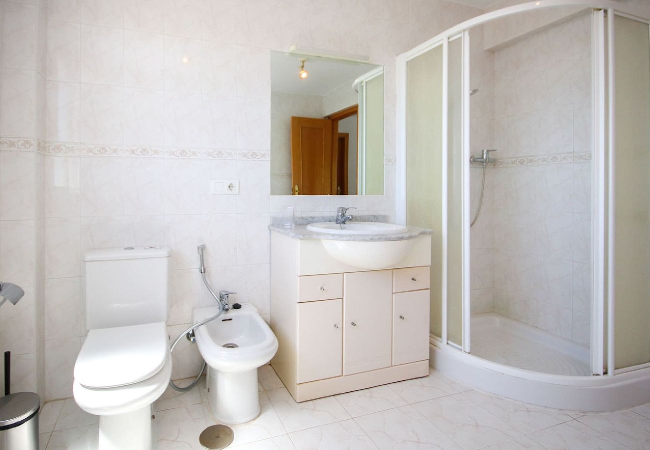 Terraced House in Mijas Costa - Four bedroom townhouse in Benalmadena with BBQ 