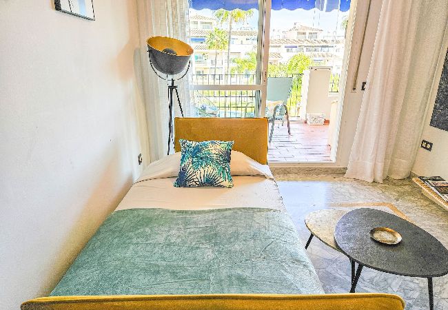 Apartment in Marbella - Lorcrimar III close to Puerto Banus, and the beach  Apartment in Marbella - Lorcrimar III close to Puerto Banus, and the beach