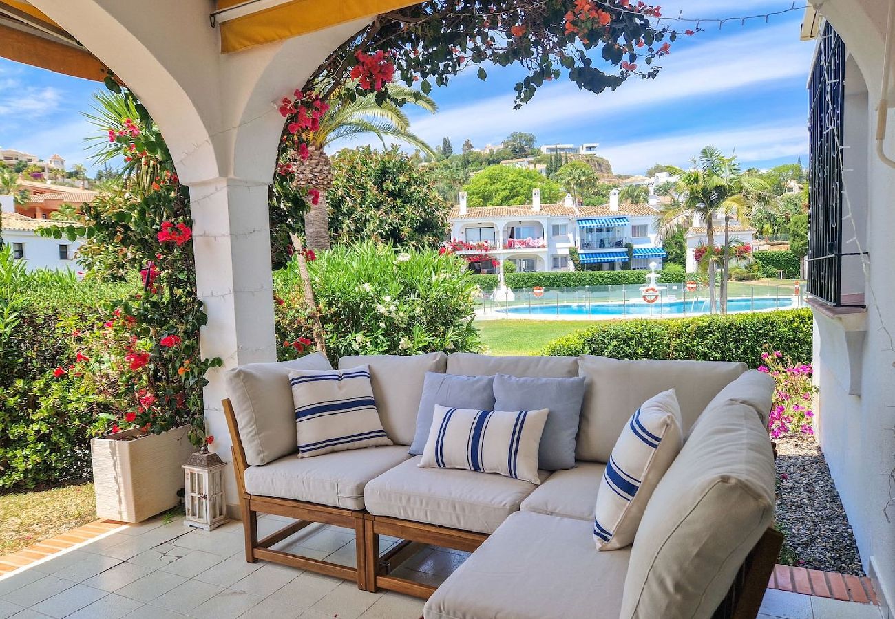Apartment in Benahavís - Modern 2 bedroom garden apt in Benahavis