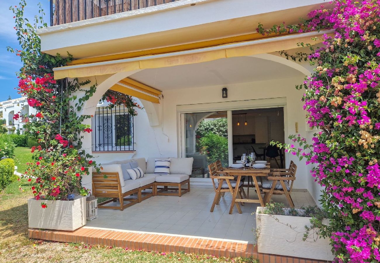 Apartment in Benahavís - Modern 2 bedroom garden apt in Benahavis