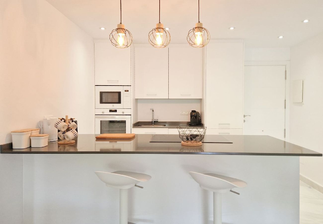 Apartment in Benahavís - Modern 2 bedroom garden apt in Benahavis
