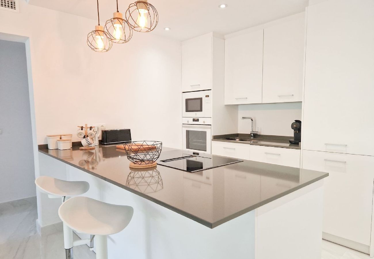 Apartment in Benahavís - Modern 2 bedroom garden apt in Benahavis